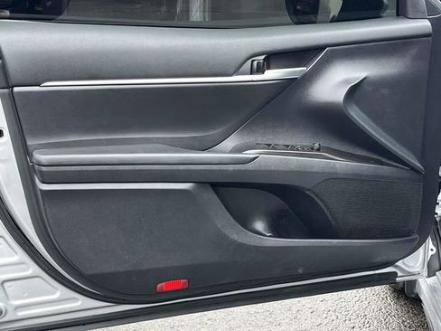 Used 2024 Toyota Camry SE image 14