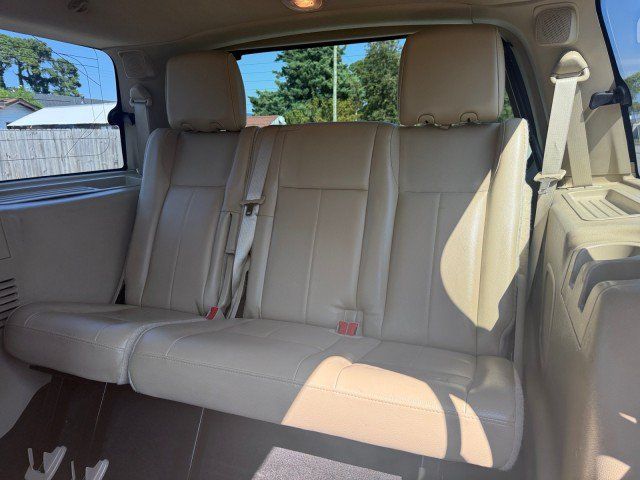 Used 2015 Ford Expedition XLT w/ Equipment Group 202A RWD image 8