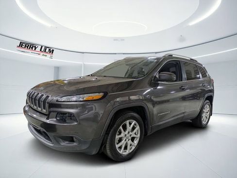 Used 2018 Jeep Cherokee Latitude Plus w/ Comfort/Convenience Group FWD image 7