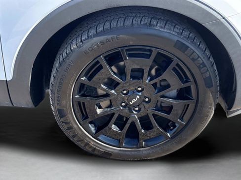 Used 2022 Kia Telluride SX w/ SX Prestige Package image 9