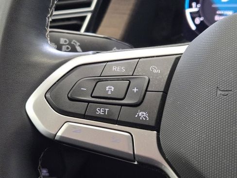 Used 2024 Volkswagen Atlas SE image 29