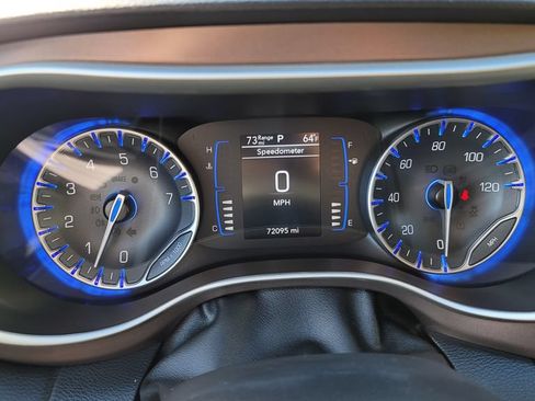 Used 2023 Chrysler Voyager LX FWD image 19