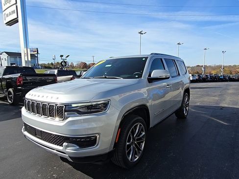 Used 2022 Jeep Wagoneer Series III w/ Premium Group I image 3