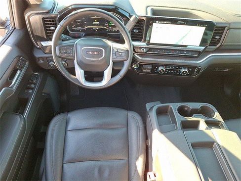 Certified 2025 GMC Sierra 1500 SLT image 12