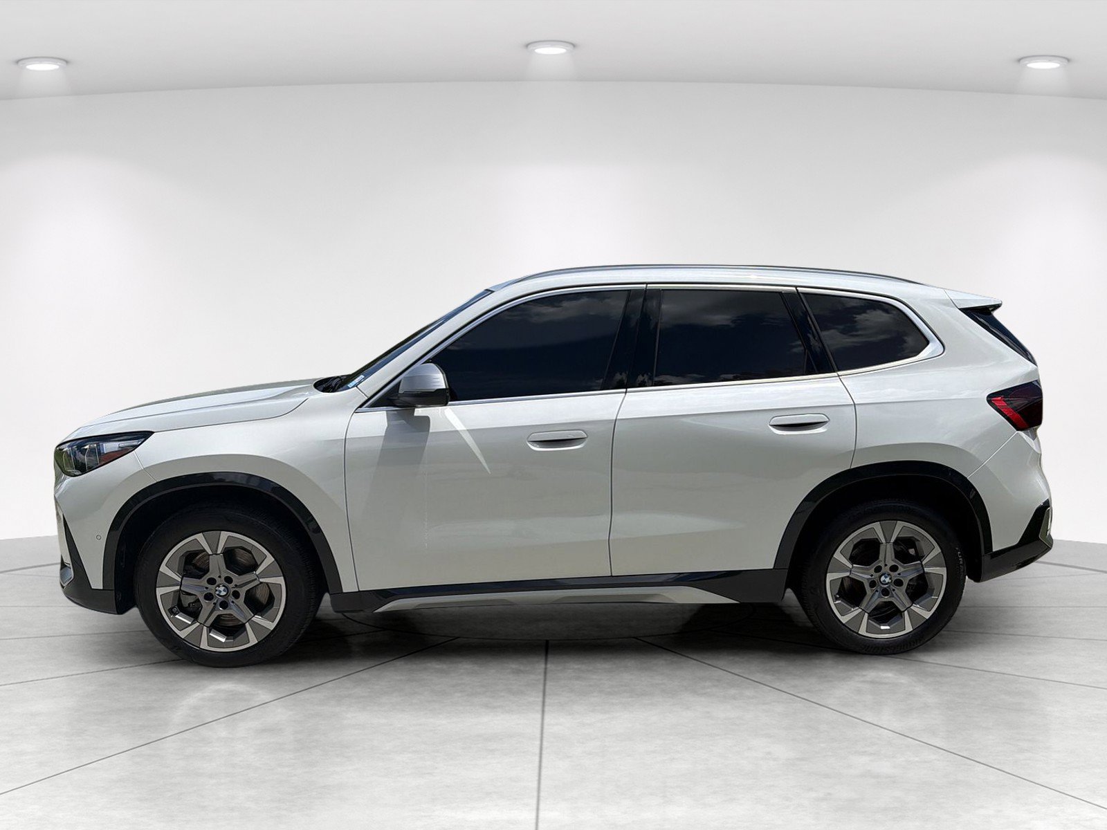 Used 2024 BMW X1 xDrive28i AWD/4WD image 7