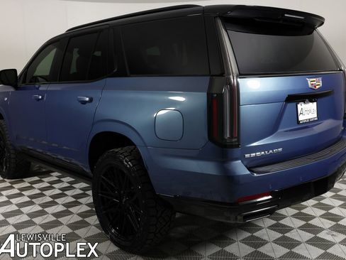 Used 2026 Cadillac Escalade Platinum Sport w/ LPO, Floor Liner Package image 7