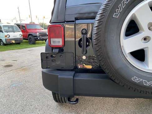 Used 2018 Jeep Wrangler Unlimited Sport S AWD/4WD image 52