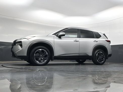Used 2025 Nissan Rogue SV w/ SV Premium Package FWD image 49