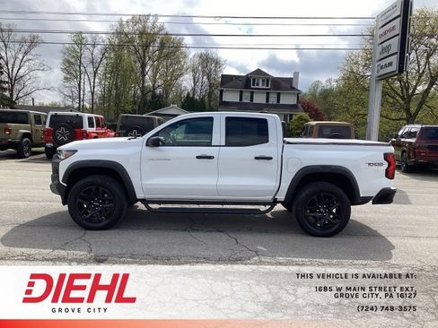 Used 2023 Chevrolet Colorado Trail Boss w/ Advanced Trailering Package AWD/4WD image 4