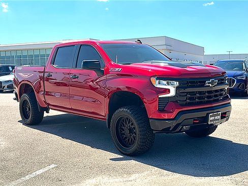 Used 2025 Chevrolet Silverado 1500 LT Trail Boss w/ Convenience Package II AWD/4WD image 10