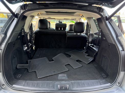 Used 2019 Nissan Pathfinder Platinum image 11