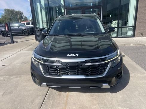 Used 2024 Kia Seltos EX AWD/4WD image 3