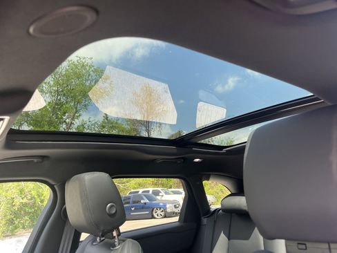 New 2026 Land Rover Range Rover Velar Dynamic SE image 13