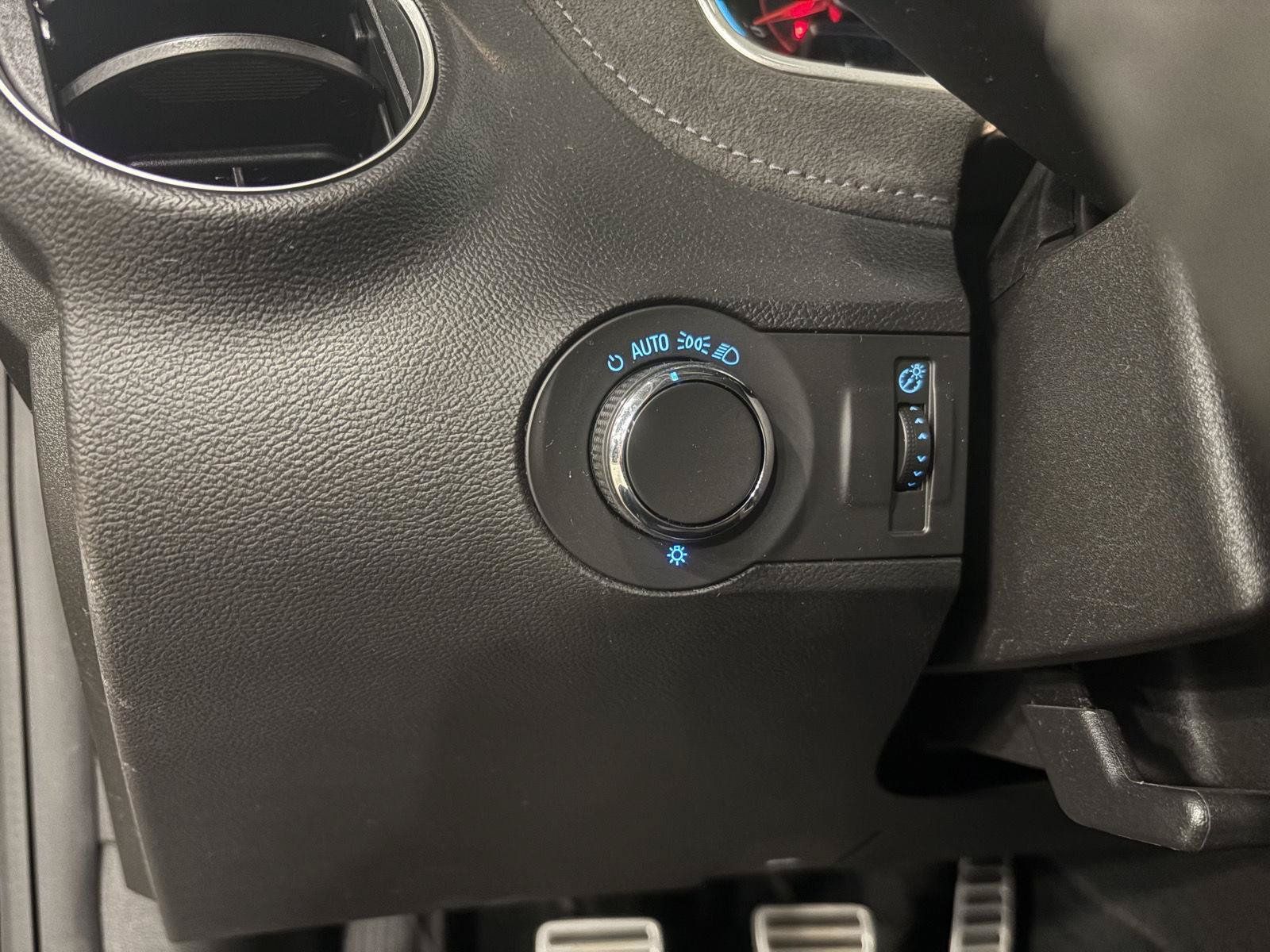 Used 2015 Chevrolet Camaro Z/28 RWD image 25