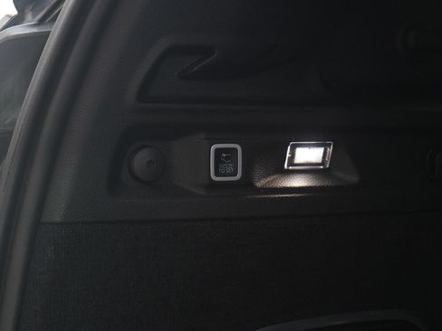 Used 2022 Jeep Grand Cherokee L Summit image 11