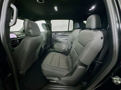 Used 2024 Chevrolet Traverse LT image 28