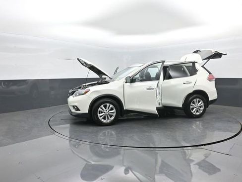 Used 2015 Nissan Rogue SV w/ SV Premium Package image 36