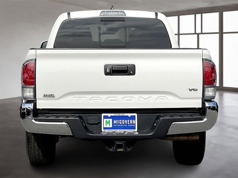 Used 2022 Toyota Tacoma TRD Off-Road image 5