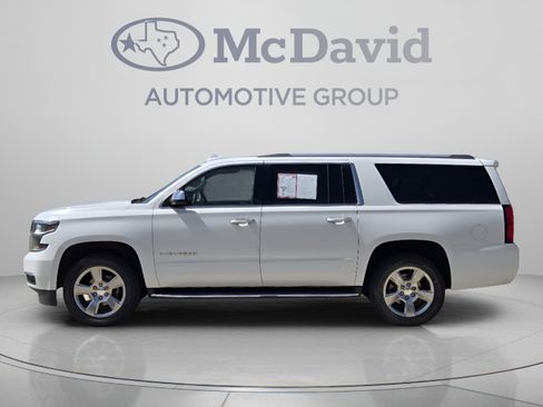 Used 2017 Chevrolet Suburban Premier RWD image 2