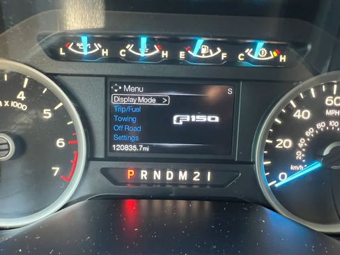 Used 2016 Ford F150 XLT w/ Equipment Group 302A Luxury AWD/4WD image 17