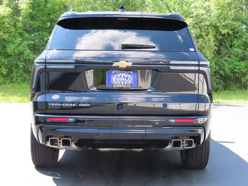 Certified 2025 Chevrolet Traverse High Country AWD/4WD image 16