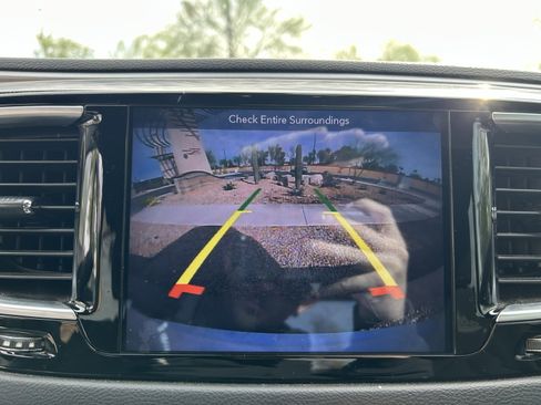 Used 2018 Chrysler Pacifica Touring Plus w/ S Appearance Package image 21