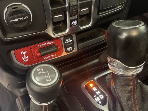 Used 2021 Jeep Gladiator Rubicon image 12