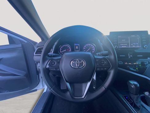 Used 2023 Toyota Camry SE FWD image 12