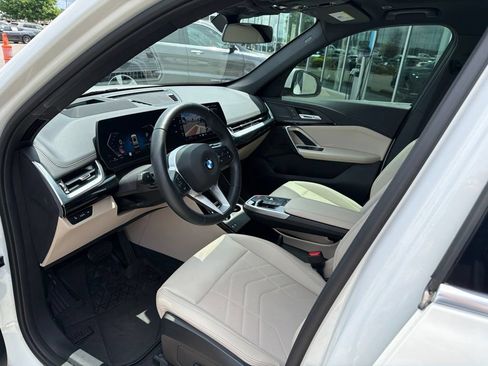 Used 2025 BMW X1 xDrive28i w/ Technology Package AWD/4WD image 17