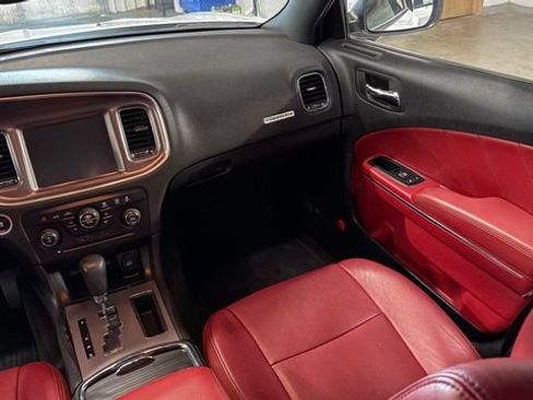 Used 2014 Dodge Charger R/T RWD image 34