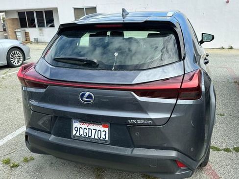 Used 2022 Lexus UX 250h w/ Accessory Package (Z2) AWD/4WD image 6