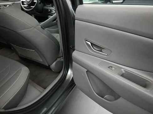 Used 2025 Hyundai Elantra SEL FWD image 20