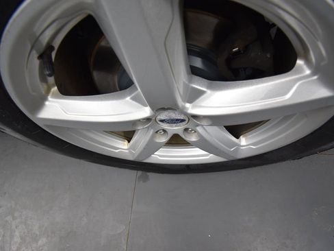 Used 2018 Ford Explorer XLT image 9