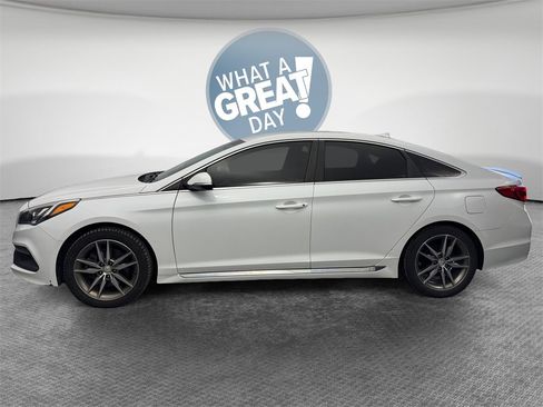 Used 2017 Hyundai Sonata Sport 2.0T w/ Cargo Package image 7