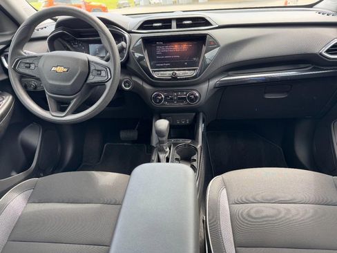 Used 2023 Chevrolet TrailBlazer LT w/ Convenience Package FWD image 13
