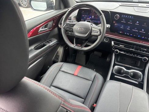 Used 2026 Chevrolet Traverse RS w/ LPO, Floor Liner Package FWD image 13
