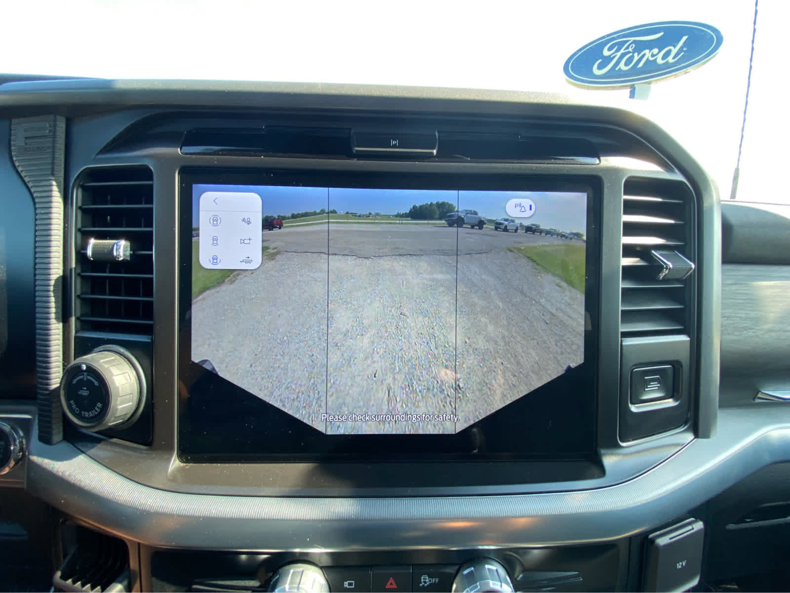 Used 2025 Ford F150 Lariat w/ Equipment Group 502A High AWD/4WD image 39