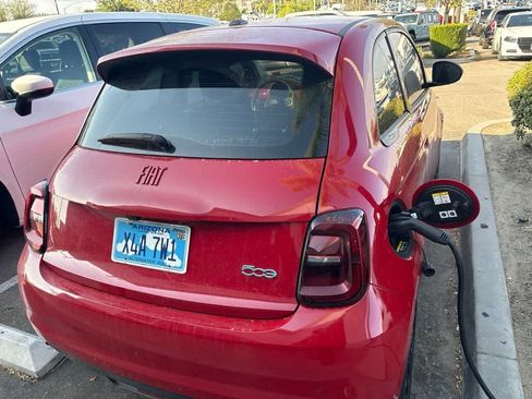 Used 2024 FIAT 500 e (RED) FWD image 5