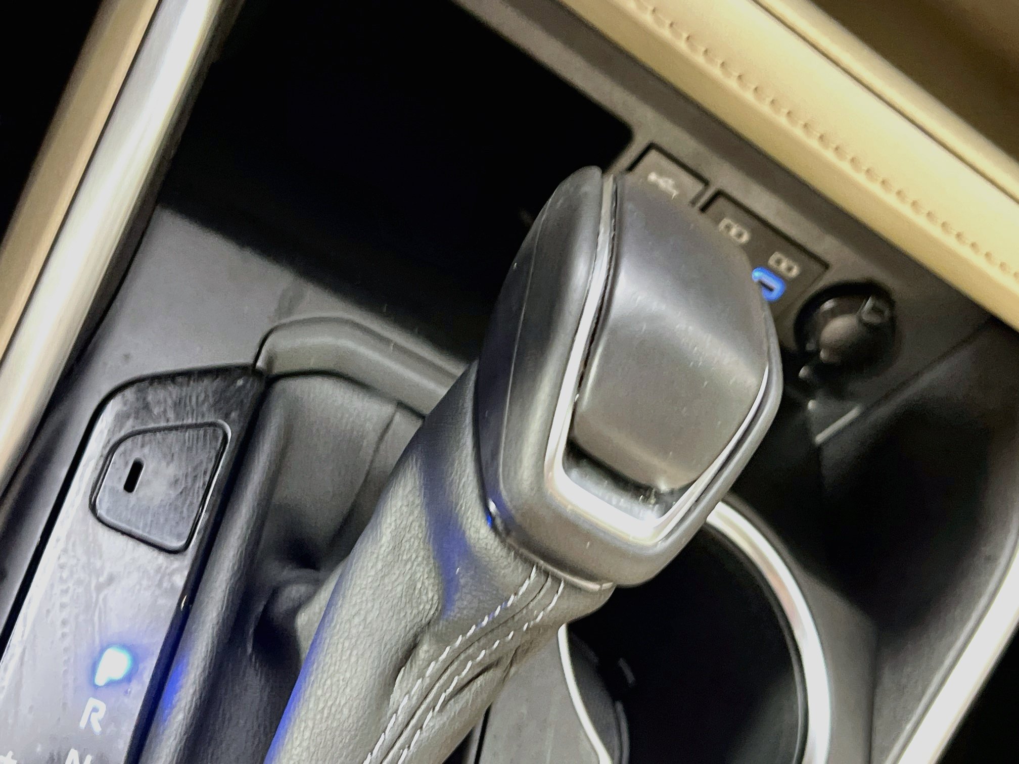 Used 2022 Toyota Highlander XLE FWD image 24