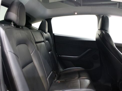 Used 2021 Tesla Model Y Performance image 17