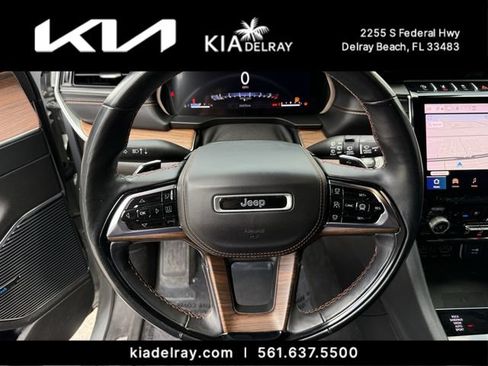 Used 2021 Jeep Grand Cherokee L Summit w/ Luxury Tech Group V AWD/4WD image 31
