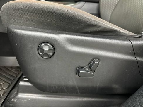 Used 2020 Jeep Grand Cherokee Laredo RWD image 10