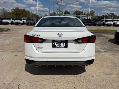 New 2026 Nissan Altima 2.5 SV FWD image 4