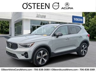 Used 2026 Volvo XC40 B5 Plus AWD/4WD video 1