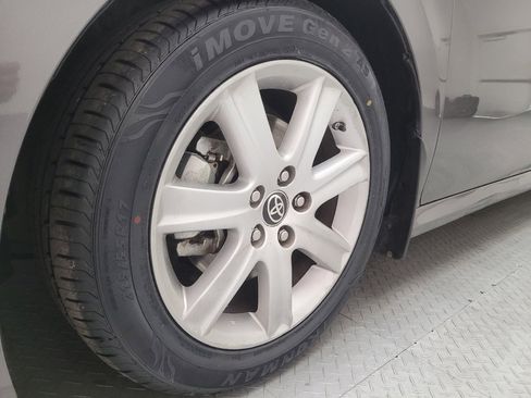 Used 2024 Toyota Camry LE FWD image 31