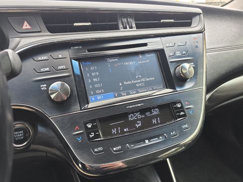 Used 2018 Toyota Avalon XLE image 21