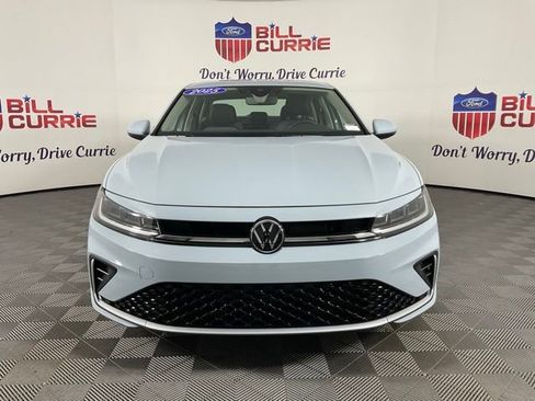 Used 2025 Volkswagen Jetta SE image 8