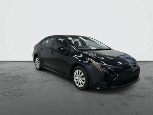 Used 2026 Toyota Corolla LE FWD image 5