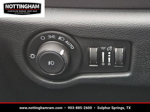 New 2026 Chrysler Pacifica Select image 13