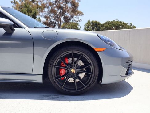 Certified 2025 Porsche 718 Cayman S RWD image 11